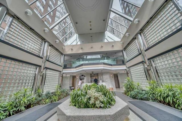 102 - 325 Webb Dr, Condo with 2 bedrooms, 2 bathrooms and 1 parking in Mississauga ON | Image 34