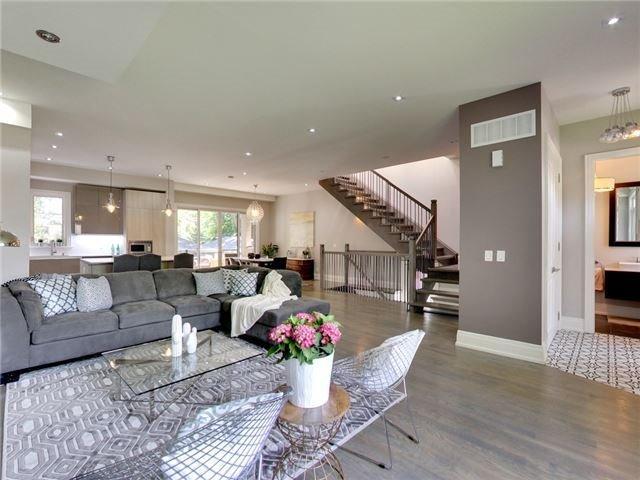 47 Eastville Ave, House detached with 4 bedrooms, 4 bathrooms and 3 parking in Toronto ON | Image 3