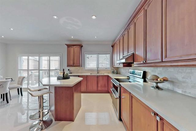 19 Goldlist Dr, House detached with 4 bedrooms, 5 bathrooms and 4 parking in Richmond Hill ON | Image 5