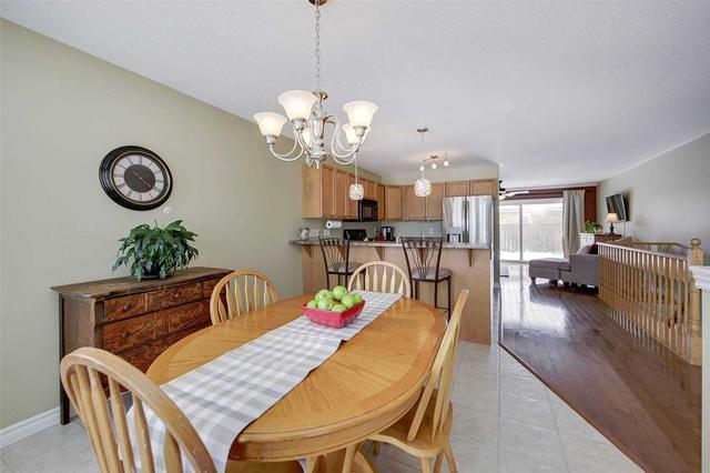 10 Kraus Rd, House detached with 2 bedrooms, 2 bathrooms and 4 parking in Barrie ON | Image 4