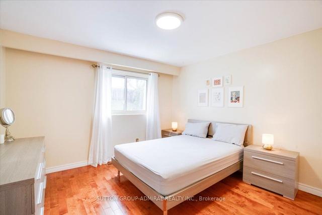 39 Keyworth Tr, House attached with 3 bedrooms, 3 bathrooms and 3 parking in Toronto ON | Image 22