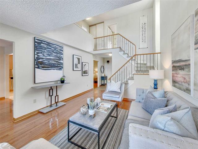 89 Longbow Sq, House detached with 3 bedrooms, 3 bathrooms and 4 parking in Toronto ON | Image 14