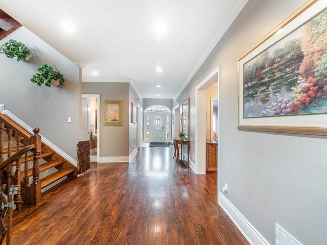 39 Corwin Cres, House detached with 5 bedrooms, 6 bathrooms and 4 parking in Toronto ON | Image 9
