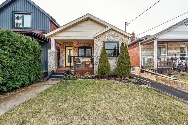 36 Scotia Ave, House detached with 2 bedrooms, 2 bathrooms and 1 parking in Toronto ON | Image 1