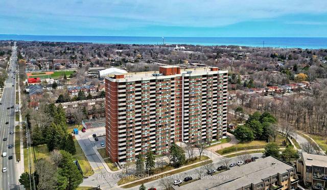 404 - 121 Ling Rd, Condo with 2 bedrooms, 3 bathrooms and 1 parking in Toronto ON | Image 1