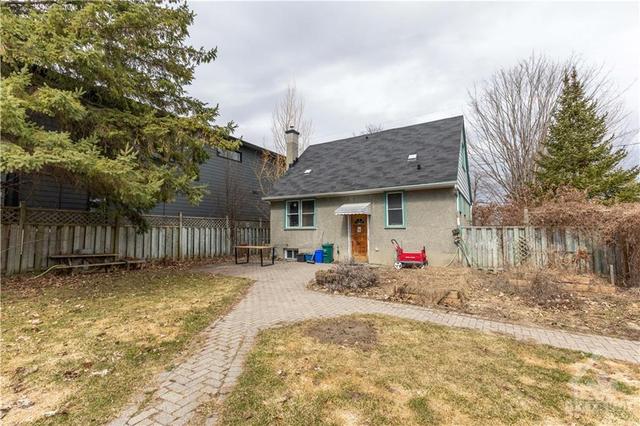 270 Clare Street, House detached with 2 bedrooms, 1 bathrooms and 5 parking in Ottawa ON | Image 7