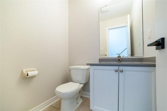 2492 Logan Ave, House detached with 3 bedrooms, 3 bathrooms and 2 parking in Oakville ON | Image 3