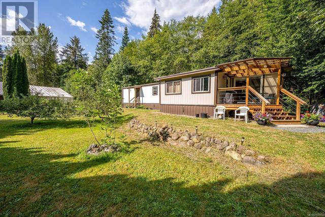 8185 Island Hwy S, House detached with 4 bedrooms, 4 bathrooms and 6 parking in Comox Valley A BC | Image 3