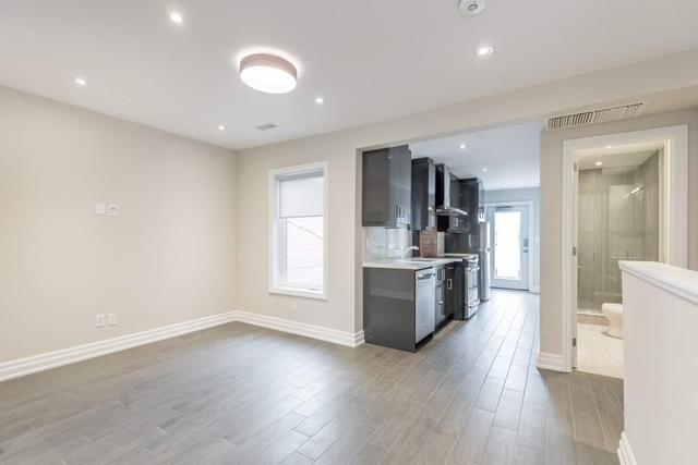 710 Ossington Ave, House detached with 3 bedrooms, 3 bathrooms and 2 parking in Toronto ON | Image 10