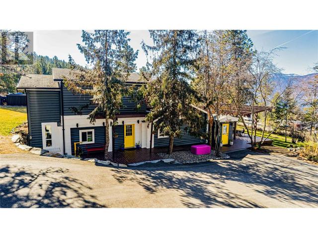 5555 Stubbs Road, House detached with 3 bedrooms, 2 bathrooms and 10 parking in Lake Country BC | Image 1