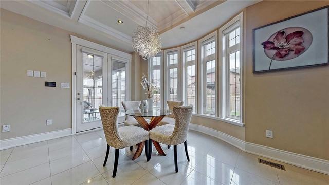 176 Orleans Circ, House detached with 5 bedrooms, 6 bathrooms and 7 parking in Vaughan ON | Image 4