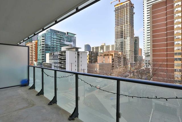 405 - 185 Roehampton Ave, Condo with 1 bedrooms, 1 bathrooms and 0 parking in Toronto ON | Image 13