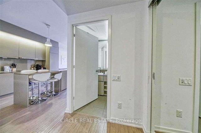 3601 - 101 Peter St, Condo with 1 bedrooms, 1 bathrooms and 0 parking in Toronto ON | Image 24