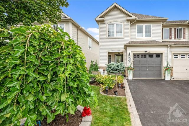 9 Kirkstone Private, Townhouse with 3 bedrooms, 3 bathrooms and 3 parking in Ottawa ON | Image 1