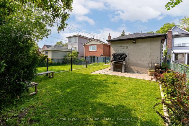 17 Ashbury Ave, House detached with 3 bedrooms, 3 bathrooms and 5 parking in Toronto ON | Image 22