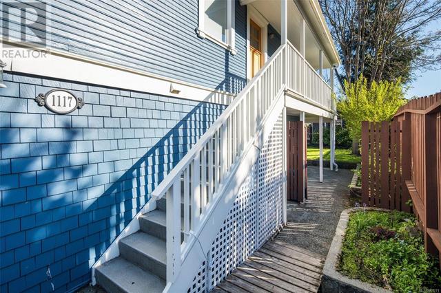 1115/1117 Chapman St, House detached with 5 bedrooms, 4 bathrooms and 4 parking in Victoria BC | Image 57