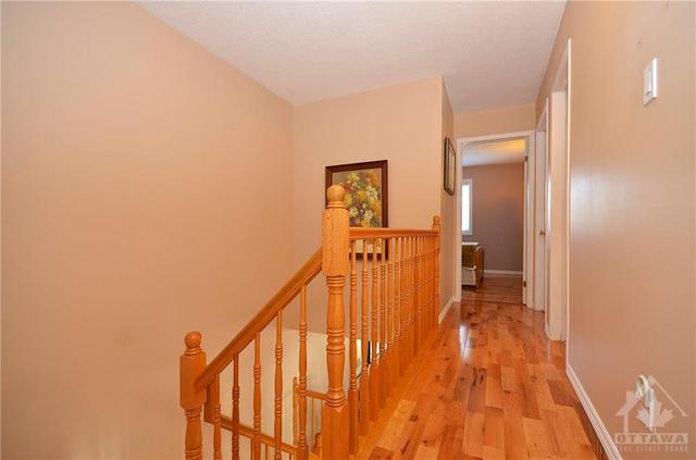 623 Deancourt Crescent, Townhouse with 3 bedrooms, 3 bathrooms and 3 parking in Ottawa ON | Image 17