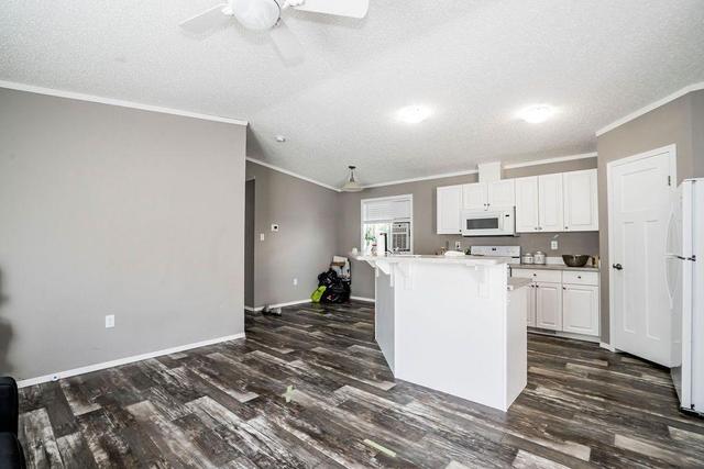 4616 50 Street, House detached with 3 bedrooms, 2 bathrooms and 3 parking in Rycroft AB | Image 4