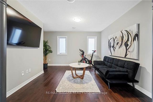 114 Winterberry Blvd, House detached with 3 bedrooms, 3 bathrooms and 4 parking in Thorold ON | Image 11
