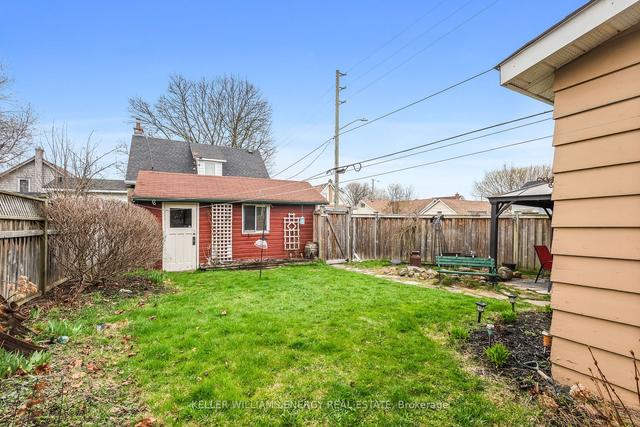 337 Division St, House detached with 3 bedrooms, 1 bathrooms and 3 parking in Oshawa ON | Image 33
