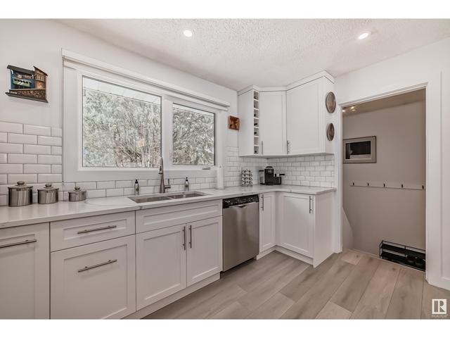 8312 181 St Nw, House detached with 4 bedrooms, 2 bathrooms and 4 parking in Edmonton AB | Image 16