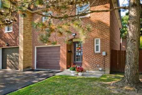 12 Crockamhill Dr, Townhouse with 3 bedrooms, 3 bathrooms and 1 parking in Toronto ON | Image 1