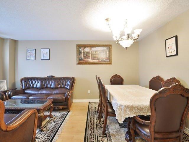42 Domenico Cres, House detached with 3 bedrooms, 4 bathrooms and 3 parking in Brampton ON | Image 4