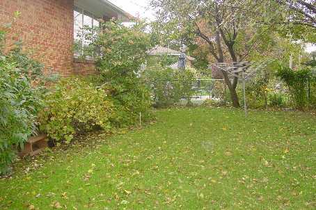 14 Epping St, House detached with 3 bedrooms, 3 bathrooms and 4 parking in Toronto ON | Image 3