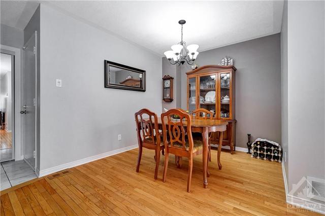 2049 Sunland Drive, Townhouse with 3 bedrooms, 3 bathrooms and 3 parking in Ottawa ON | Image 7
