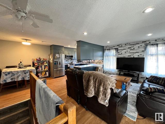116 Westglen Cr, House detached with 4 bedrooms, 2 bathrooms and null parking in Spruce Grove AB | Image 4