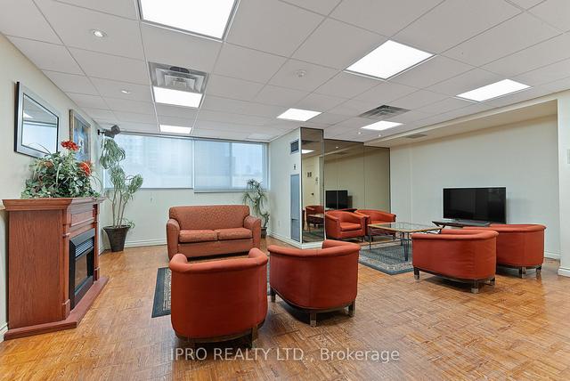 2305 - 3700 Kaneff Cres, Condo with 1 bedrooms, 1 bathrooms and 2 parking in Mississauga ON | Image 22