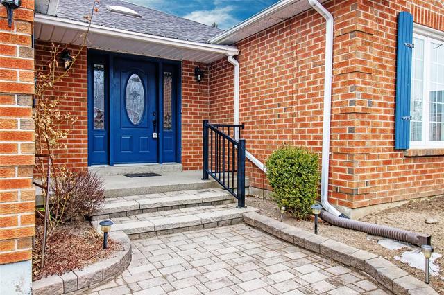 17 Valleycrest Dr, House detached with 2 bedrooms, 3 bathrooms and 6 parking in Clarington ON | Image 37
