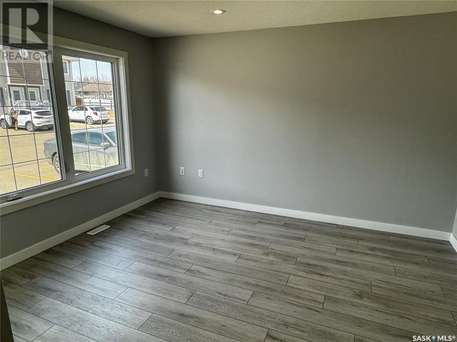 17 - 1621 First Street, House attached with 2 bedrooms, 2 bathrooms and null parking in Estevan SK | Image 5