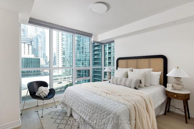 1210 - 12 Yonge St, Condo with 2 bedrooms, 2 bathrooms and 1 parking in Toronto ON | Image 17