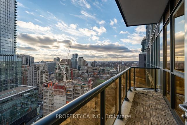 2307 - 32 Davenport Rd, Condo with 2 bedrooms, 2 bathrooms and 2 parking in Toronto ON | Image 16