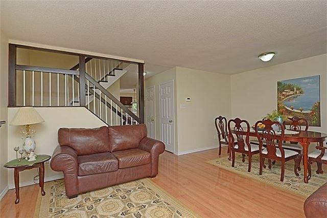 9 - 530 Falgarwood Dr, Townhouse with 3 bedrooms, 3 bathrooms and 2 parking in Oakville ON | Image 3