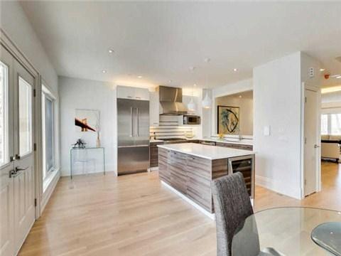 219 Willow Ave, House detached with 4 bedrooms, 5 bathrooms and 2 parking in Toronto ON | Image 5