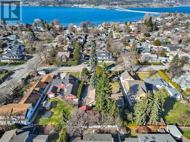 2065 Long Street, House detached with 3 bedrooms, 3 bathrooms and 12 parking in Kelowna BC | Image 37