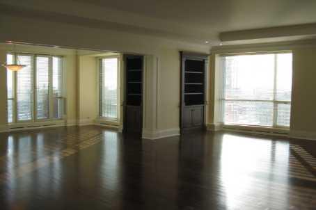 lph1 - 38 Avenue Rd, Condo with 3 bedrooms, 5 bathrooms and 2 parking in Toronto ON | Image 2