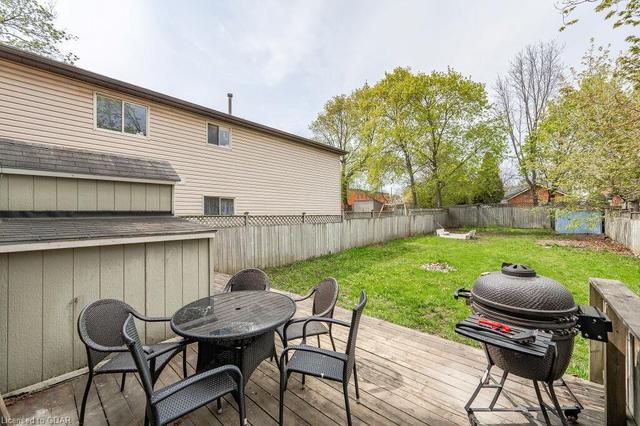 110 Toronto Street, House detached with 4 bedrooms, 2 bathrooms and null parking in Guelph ON | Image 8