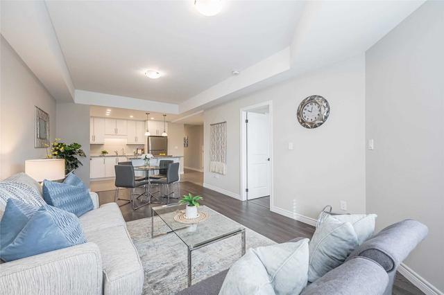 208 - 333 Gosling Gardens, Condo with 2 bedrooms, 2 bathrooms and 1 parking in Guelph ON | Image 4