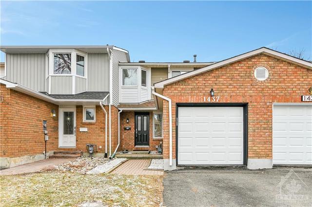 1437 Deavy Way, Townhouse with 3 bedrooms, 2 bathrooms and 3 parking in Ottawa ON | Image 1