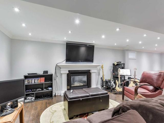 261 Fincham Ave, House detached with 4 bedrooms, 4 bathrooms and 4 parking in Markham ON | Image 25