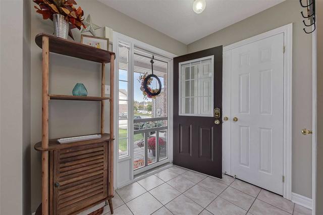 54 Bird St, House detached with 3 bedrooms, 2 bathrooms and 5 parking in Barrie ON | Image 8
