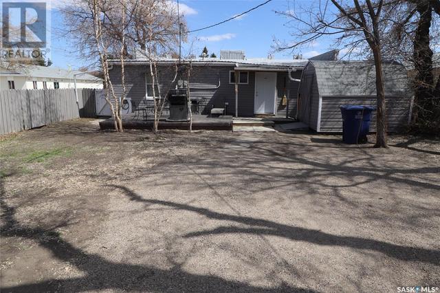 304 1st Street W, House detached with 5 bedrooms, 3 bathrooms and null parking in Delisle SK | Image 1