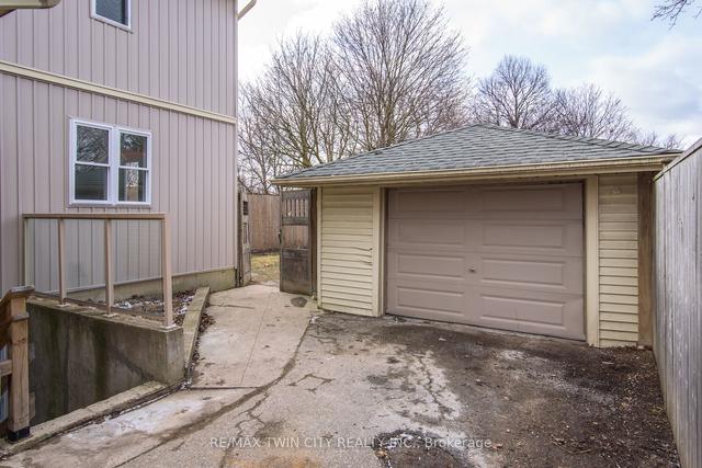 139 Becker St, House detached with 3 bedrooms, 2 bathrooms and 6 parking in Kitchener ON | Image 23