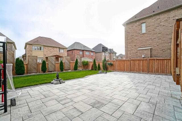 38 Love Crt, House detached with 4 bedrooms, 4 bathrooms and 8 parking in Brampton ON | Image 10