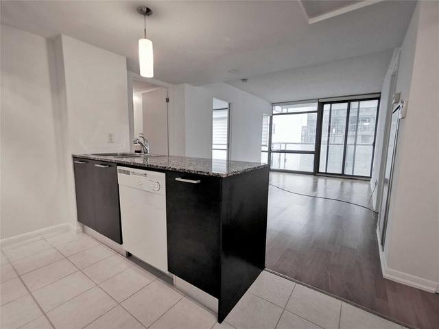 1201 - 38 Grenville St, Condo with 2 bedrooms, 2 bathrooms and 1 parking in Toronto ON | Image 12