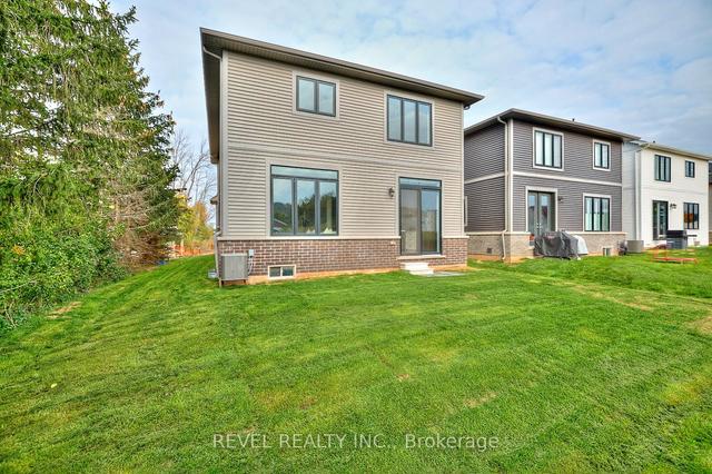 159 Starfire Cres, House detached with 3 bedrooms, 3 bathrooms and 4 parking in Hamilton ON | Image 32