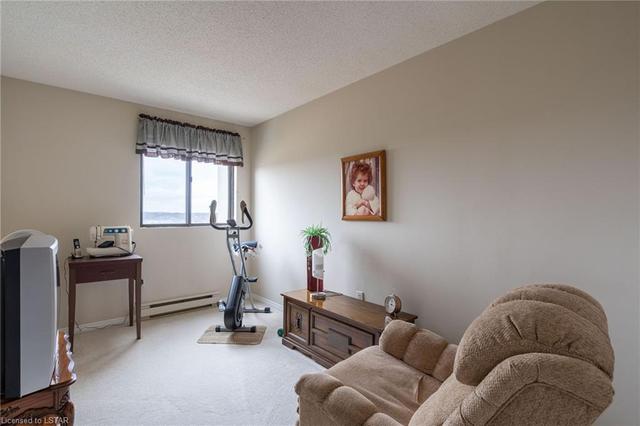 902 - 135 Baseline Road W, House attached with 2 bedrooms, 1 bathrooms and 1 parking in London ON | Image 14